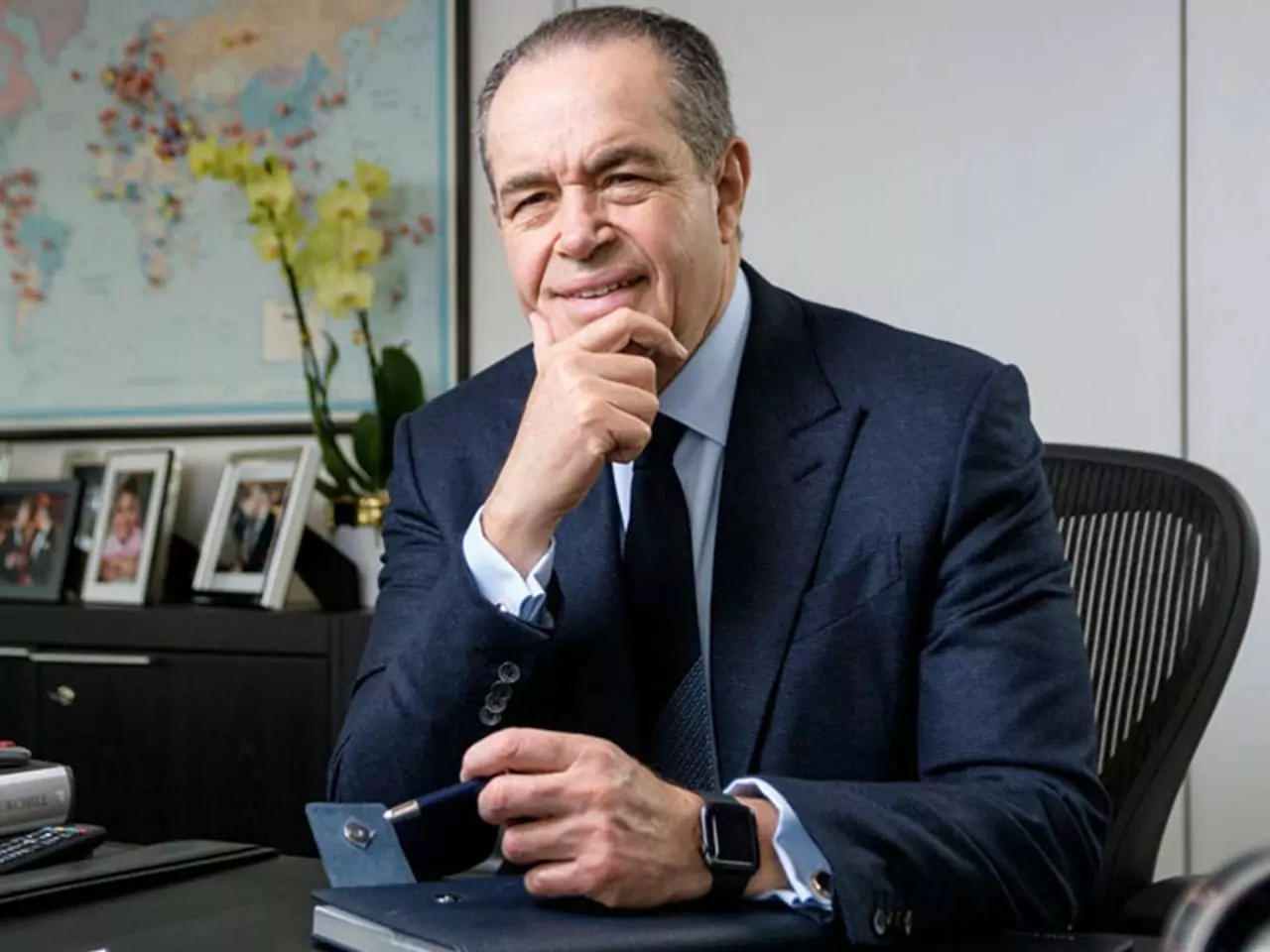 محمد منصور | سيرة رجل الأعمال المصري واستثماراته العالمية