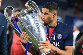 أشرف حكيمي - لاعب كرة قدم مغربي دولي